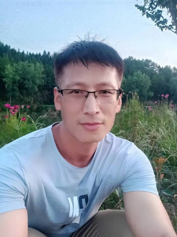 零零柒的第一张照片--华安交友中心